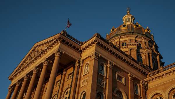 Iowa bill reorganizing state boards and commissions sent back to Senate for approval