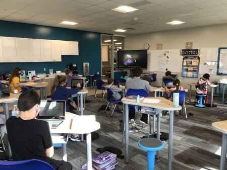 Fifth-, sixth-graders find their place at new Linn-Mar intermediate schools