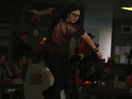 Mt. Pleasant bowling sweeps Washington