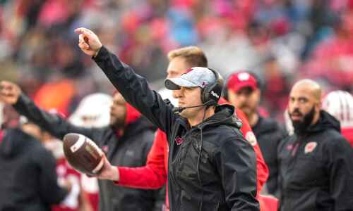 Jim Leonhard making case to be Wisconsin’s permanent head coach