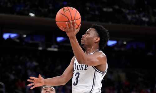 Duke defends, defeats Iowa in men’s basketball Tuesday in NYC