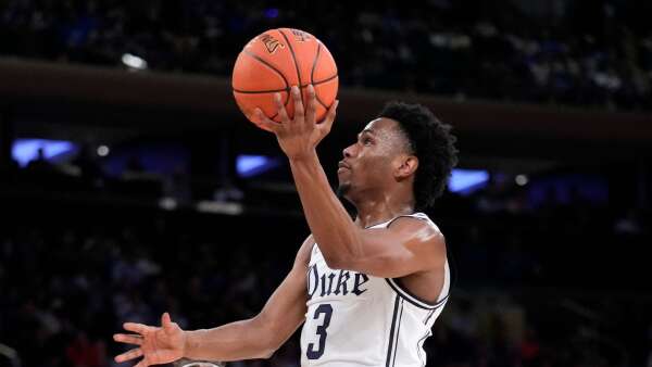 Duke defends, defeats Iowa in men’s basketball Tuesday in NYC
