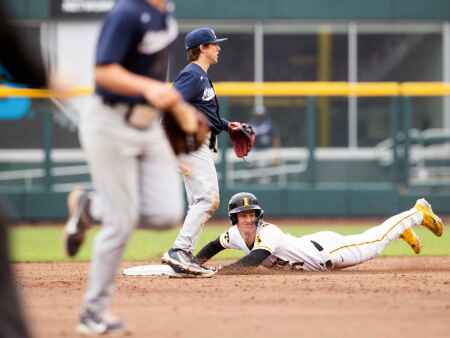 Iowa baseball drops Big Ten Conference tournament opener