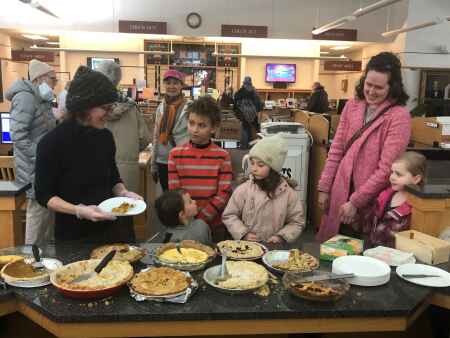 Fairfield library celebrates Pi Day