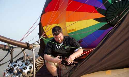 Johnson County balloon pilot gets national safety award