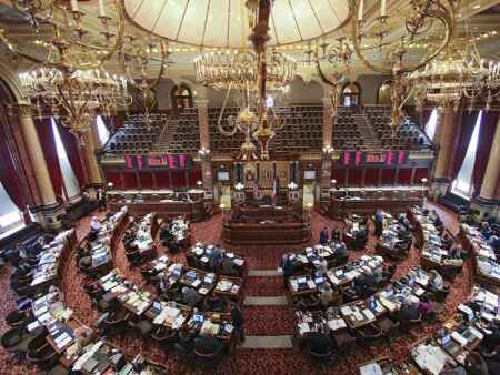 Iowa Senate passes ‘Back the blue’ bill