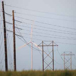 More renewable energy may complicate regional power grid: MISO report