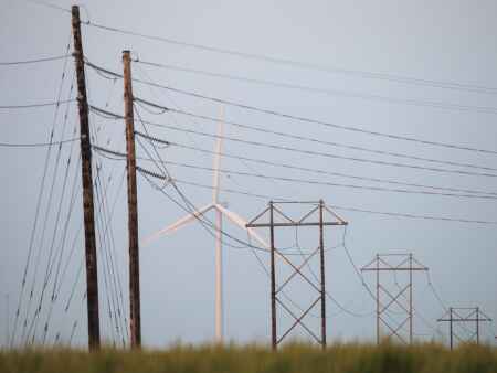 More renewable energy may complicate regional power grid: MISO report