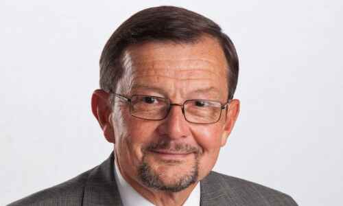 Greater Cedar Rapids Community Foundation head Les Garner to retire