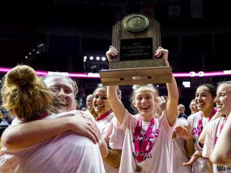 Cedar Rapids Xavier captures Class 4A girls’ state basketball championship