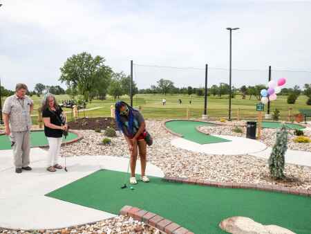 Mini Pines miniature golf course hosts grand opening