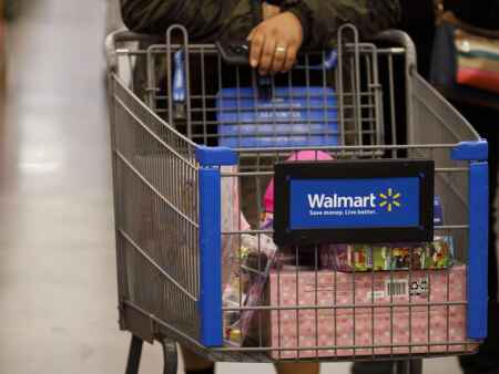 Sales soaring at Walmart, Home Depot; Pier 1 to cease operations