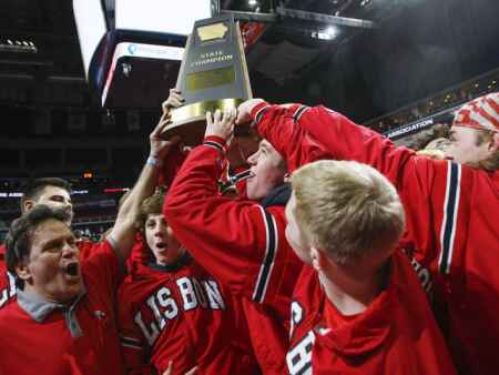 Lisbon Pride: Lions win first State Duals crown since 1991