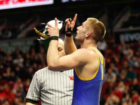 1A state wrestling: Gritty performance sends Gabe McGeough to finals