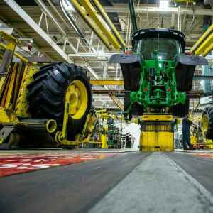 Farmers win right to repair their own John Deere tractors