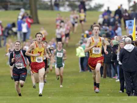 Marion cross country duo earns top two district finish