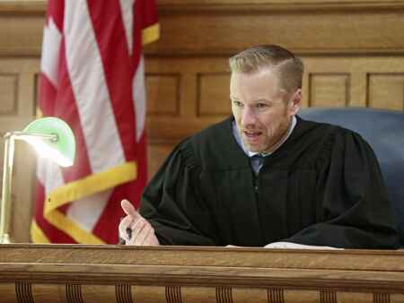Iowa judges on ballot get high marks from state bar