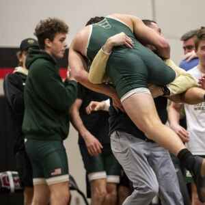 Mustangs tame Lions in upset for State Duals berth