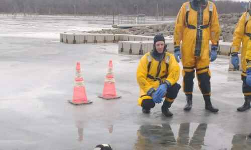 Sigourney hosts ice rescue training