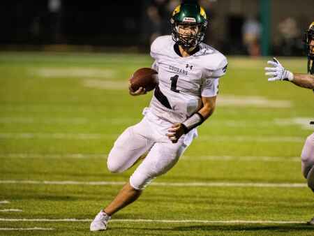 Kennedy shows off passing attack in win over Bettendorf