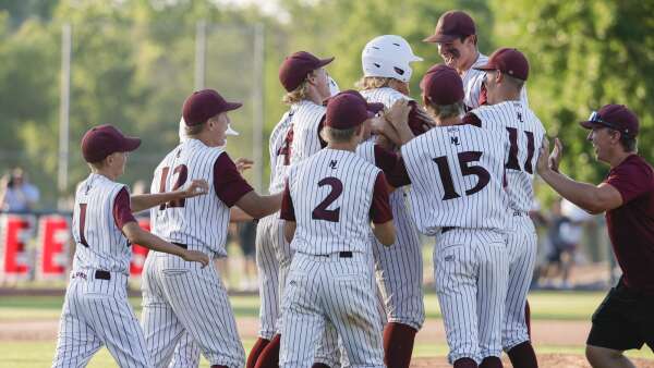 Another state baseball tournament trip for North Linn
