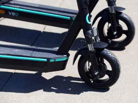 Cedar Rapids considers extending contract for electric bikes, scooters