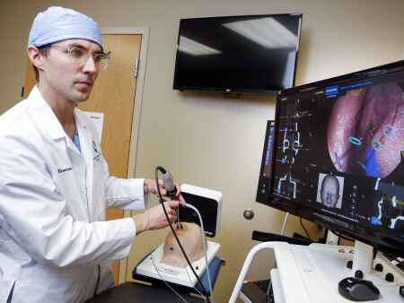 Cedar Rapids clinic using augmented reality for outpatient ENT surgeries