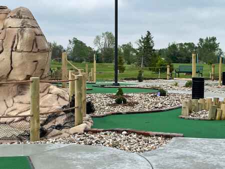Cedar Rapids’ ‘Mini Pines’ golf opens Friday