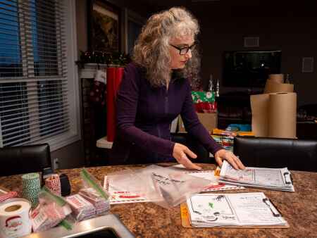 Fairfax couple keeps Santa alive with gift bags for children