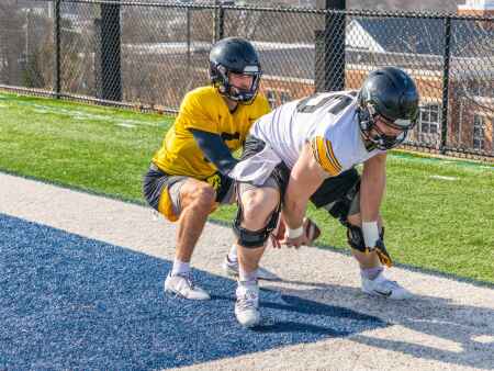 Iowa offensive line ‘hungry to get better’ in spring practices