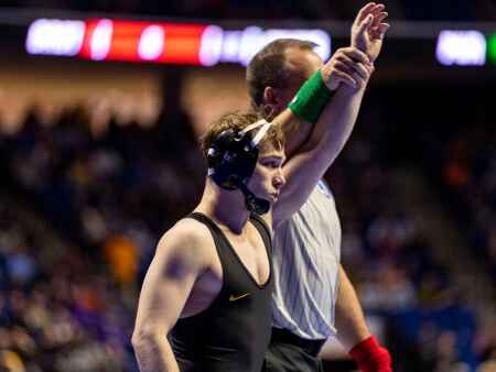 More ups than downs for Iowa as NCAA wrestling begins