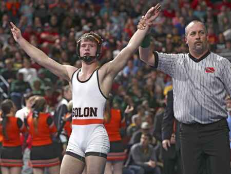 Bryce West claims third state wrestling title, Solon edges New Hampton in 2A team race