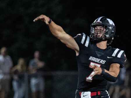 New position, new number for Williamsburg QB Carson Huedepohl