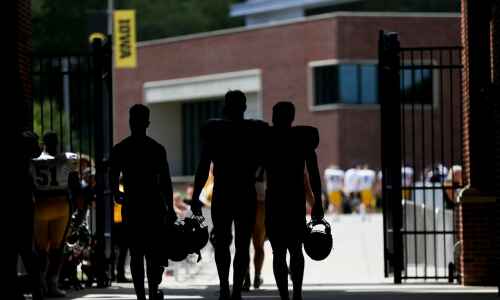 Iowa football picks up 5 Signing Day commitments