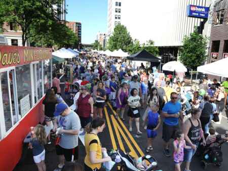 Everything you need to know about Cedar Rapids Downtown Farmers’ Market