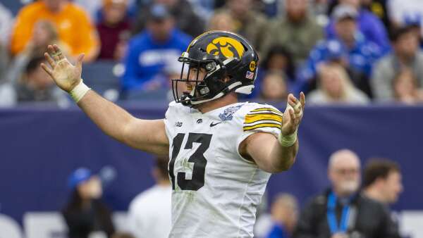 Evans, Shannon ‘trying to make the most of’ 6th year at Iowa