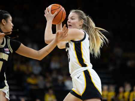 Shateah Wetering enters the transfer portal, creating a vacancy in Iowa’s roster