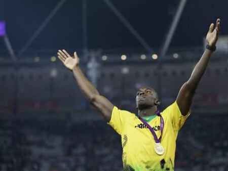 Olympics: Bolt dominates 200 meters