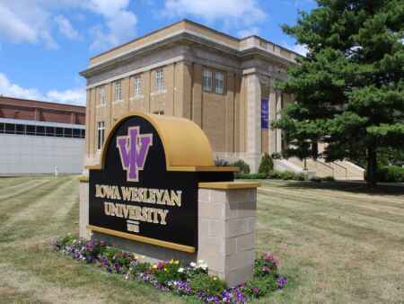 Iowa Wesleyan and Southeastern Community creating alliance eyed as ‘innovative model’