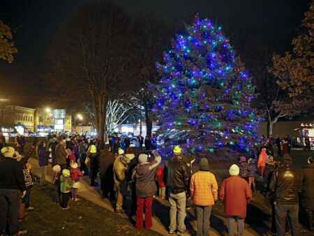 Christmas in Park returns to Marion with new LED tree