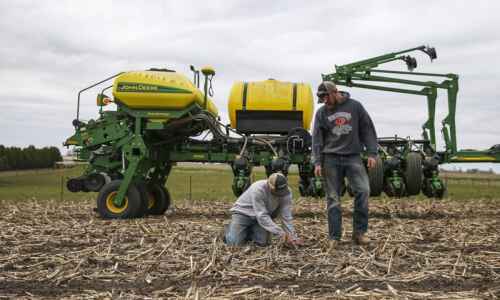 Farm groups urge Biden administration to revoke fertilizer tariffs