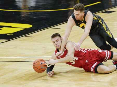 Iowa-Wisconsin men’s basketball glance: Time, TV, 6 facts