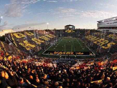 Iowa to sell beer and wine in Kinnick, Carver-Hawkeye