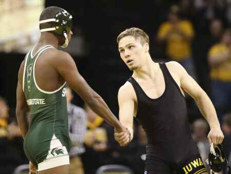 Pinning Combination: Spencer Lee, Iowa-Oklahoma State and more wrestling talk