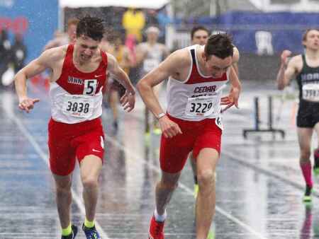 Drake Relays: Linn-Mar's Ryan Murphy earns a photo-finish 1,600-meter title