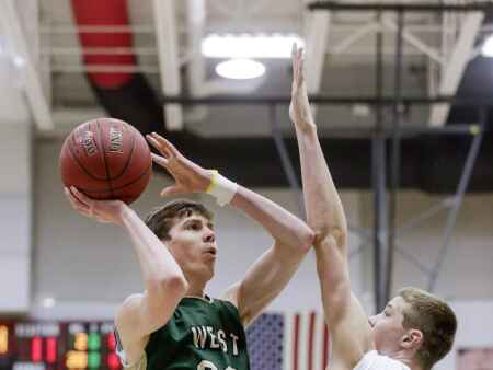 Iowa high school boys' basketball rankings: All defending champs begin at No. 1 in Gazette…