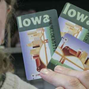 Iowa lawmakers advance asset testing for food assistance