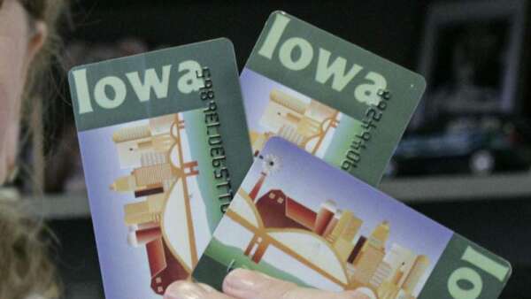 Iowa lawmakers advance asset testing for food assistance