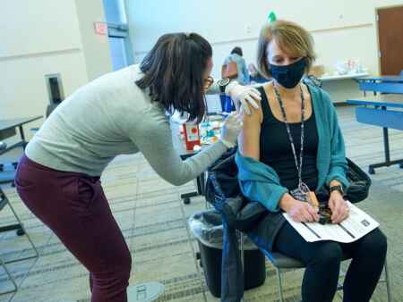 Cedar Rapids schools complete coronavirus vaccine clinics for staff
