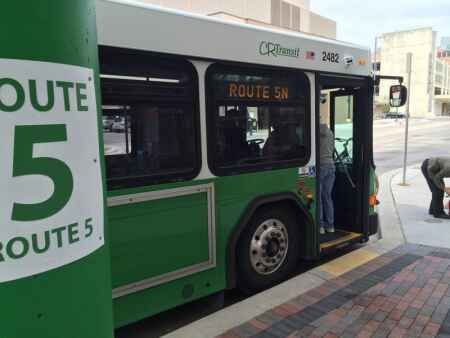 Cedar Rapids to begin $1 fares for bus rides Sept. 6